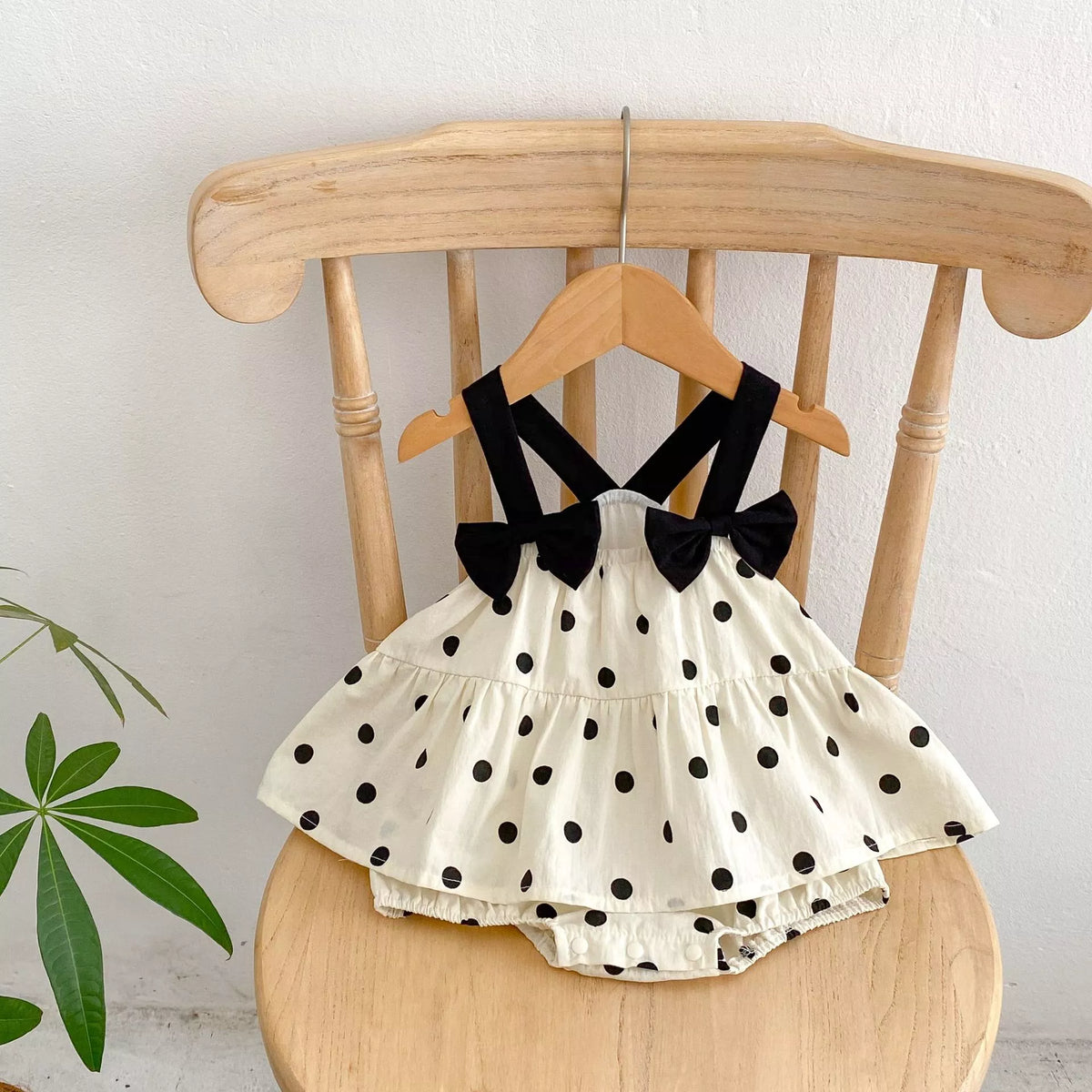Baby Girl Contras Bow Straps Polka Dot Dress