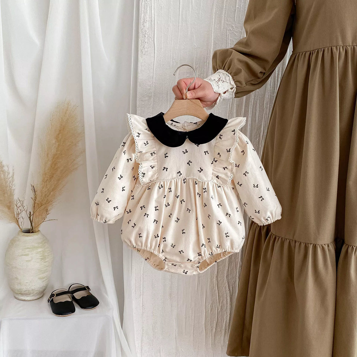 Baby Girl Mini Ribbon Bow Contrast Collar Bodysuit