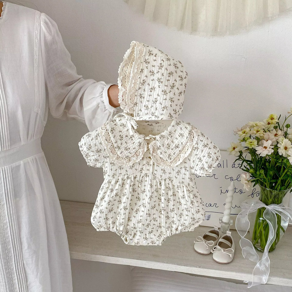 2 pc Baby Girl Floral Print Bodysuit w/ Bonnet Hat